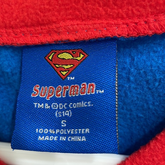 SUPER MAN onesie- unisex NBW NEW..perfect condition.. with detachable full cape. - Picture 4 of 7